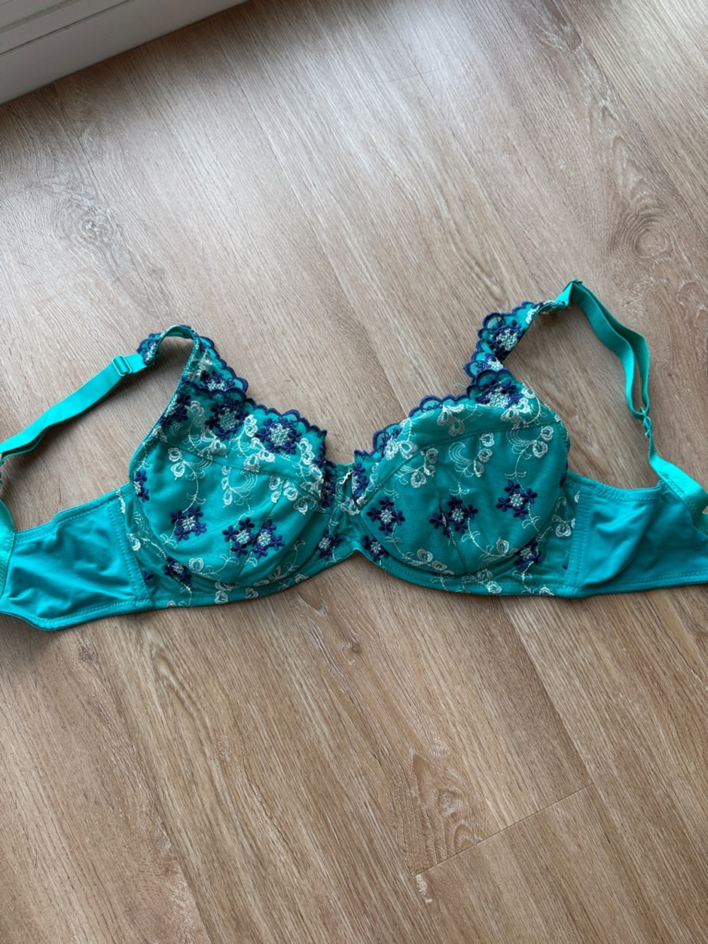 Women’s Teal Embroidered Underwire Bra